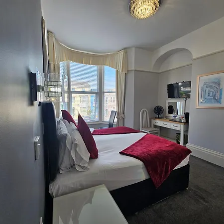 Clifton Villa - Southport-3
